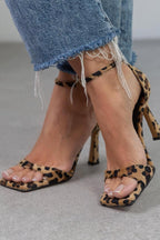 Júlia - Sandálias de salto alto com estampado leopardo