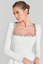 Barbara™ | Vestido curto de veludo