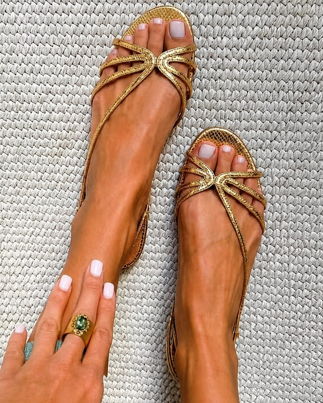 Joana - Sandálias Douradas Elegância de Verão