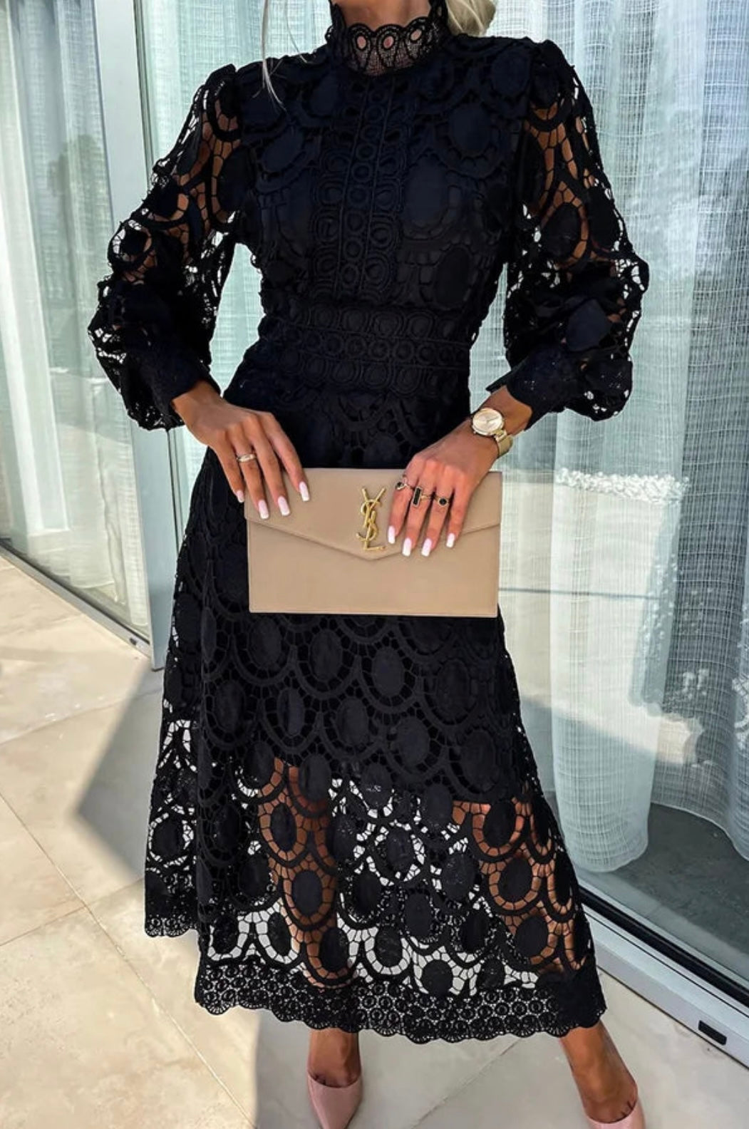 Rori - Vestido Midi Elegante com Detalhes em Renda para Mulher