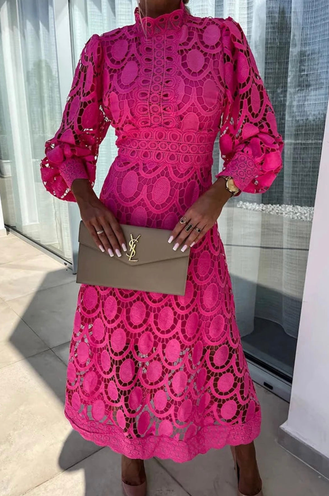 Rori - Vestido Midi Elegante com Detalhes em Renda para Mulher