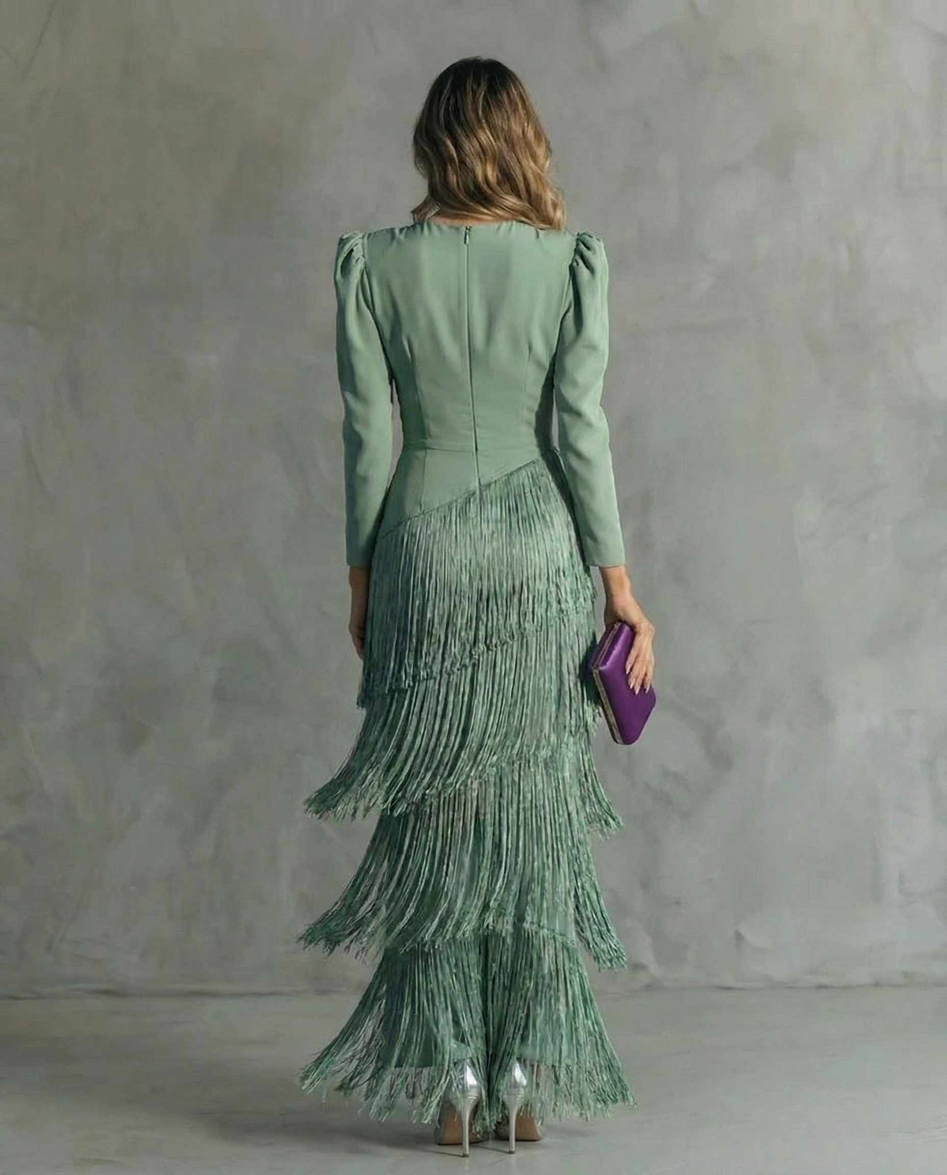 Clara · Vestido elegante de Mulher com mangas de franjas